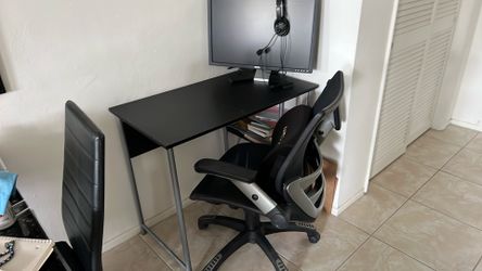 Desk& chair