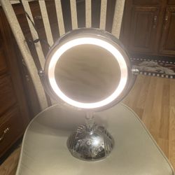 Makeup Mirror 4 Different Settings Works Great South Philly 