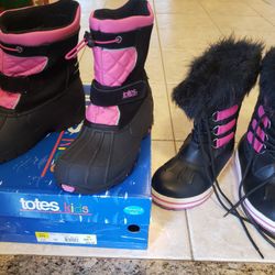 SNOW BOOTS