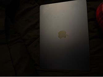 MacBook M2 2022