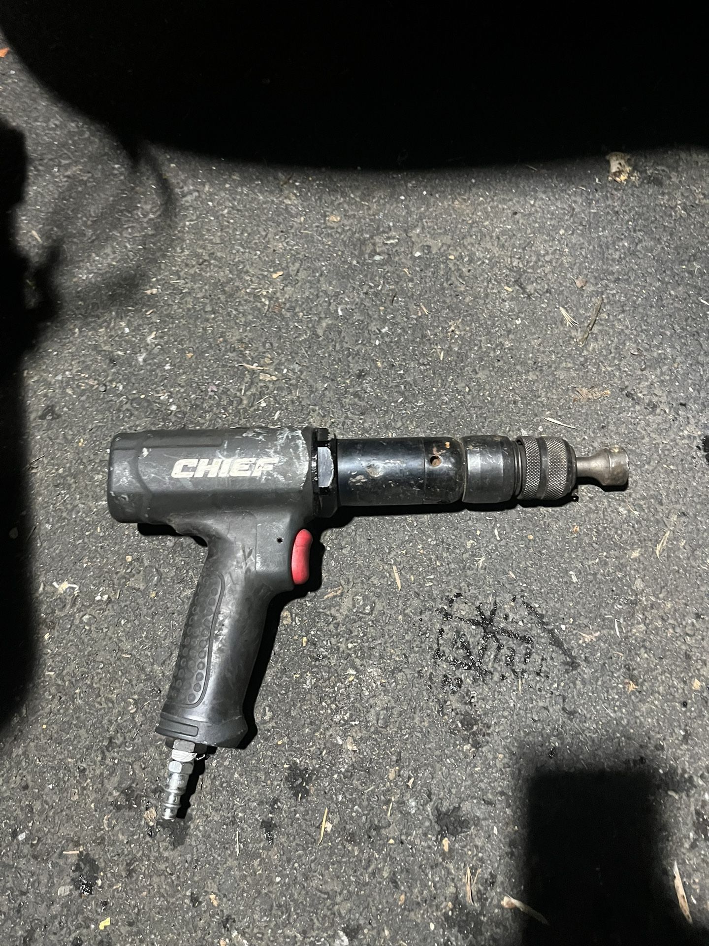 CHIEF Long-Barrel Air Hammer