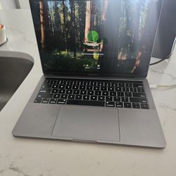 MacBook Pro A1989 Touch Bar!