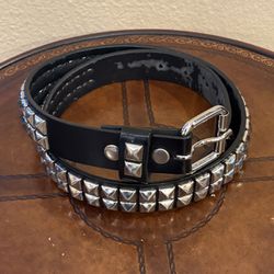 HOT TOPIC Two Row Pyramid Stud Belt Size 34