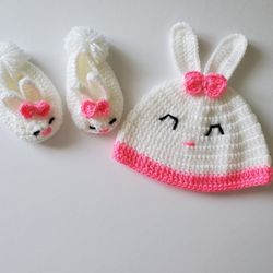 BEAUTIFUL Bunny hat and shoes set baby  Girl photography prop, crochet baby hat and shoes 6-9 Months. 