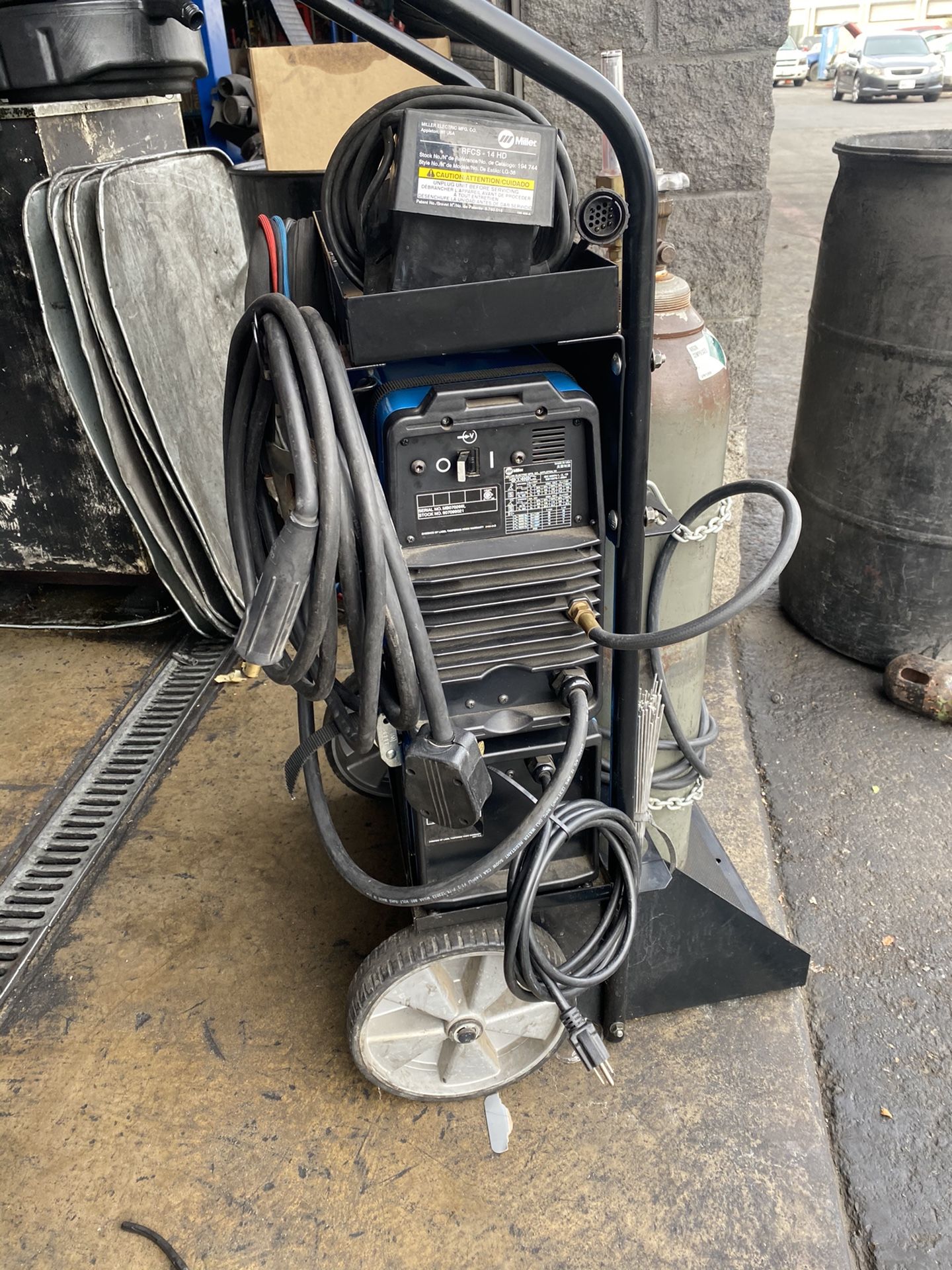 Miller Dynasty 200 for Sale in Bloomington, CA OfferUp