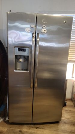 REFRIGERADOR EN BUENAS CONDICIONES LIMPIO PARA AGUA Y HIELO A  BUEN PRECIO