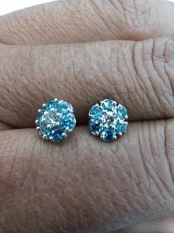 14k White Gold Earings White & Blue 1.50 CT VS DIAMONDS