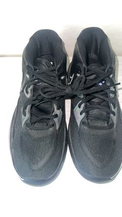 Kyrie Infinity Black Metallics size 7Y