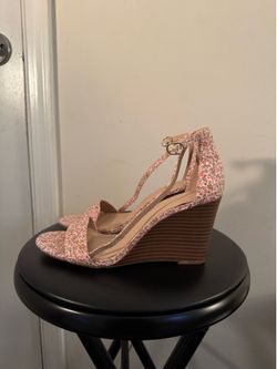Kelly & Katie Floral Pink Ankle-Strap Wedge Sandals size 8