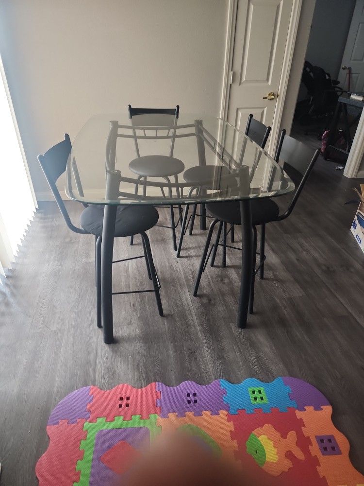 Dinning Table 