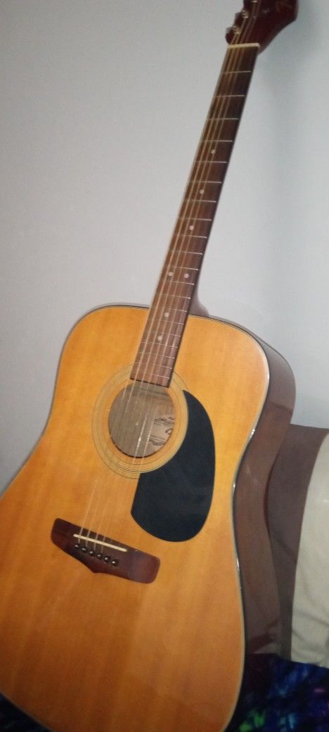 FENDER ACOUSTIC GUITAR Very Nice