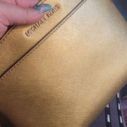 Authentic Michael Kors Crossbody 