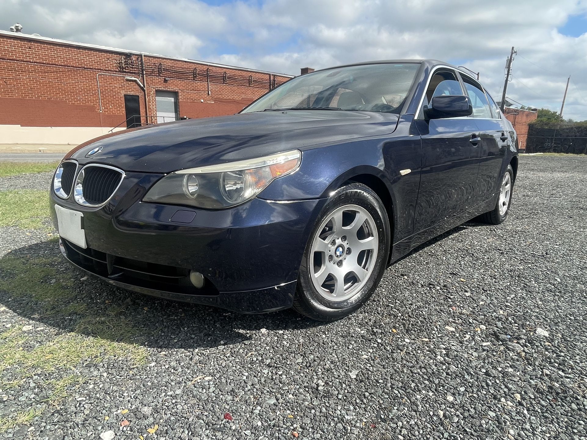 2004 BMW 525i