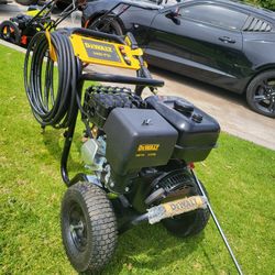 DEWALT 4400 PSI PRESSURE WASHER $749