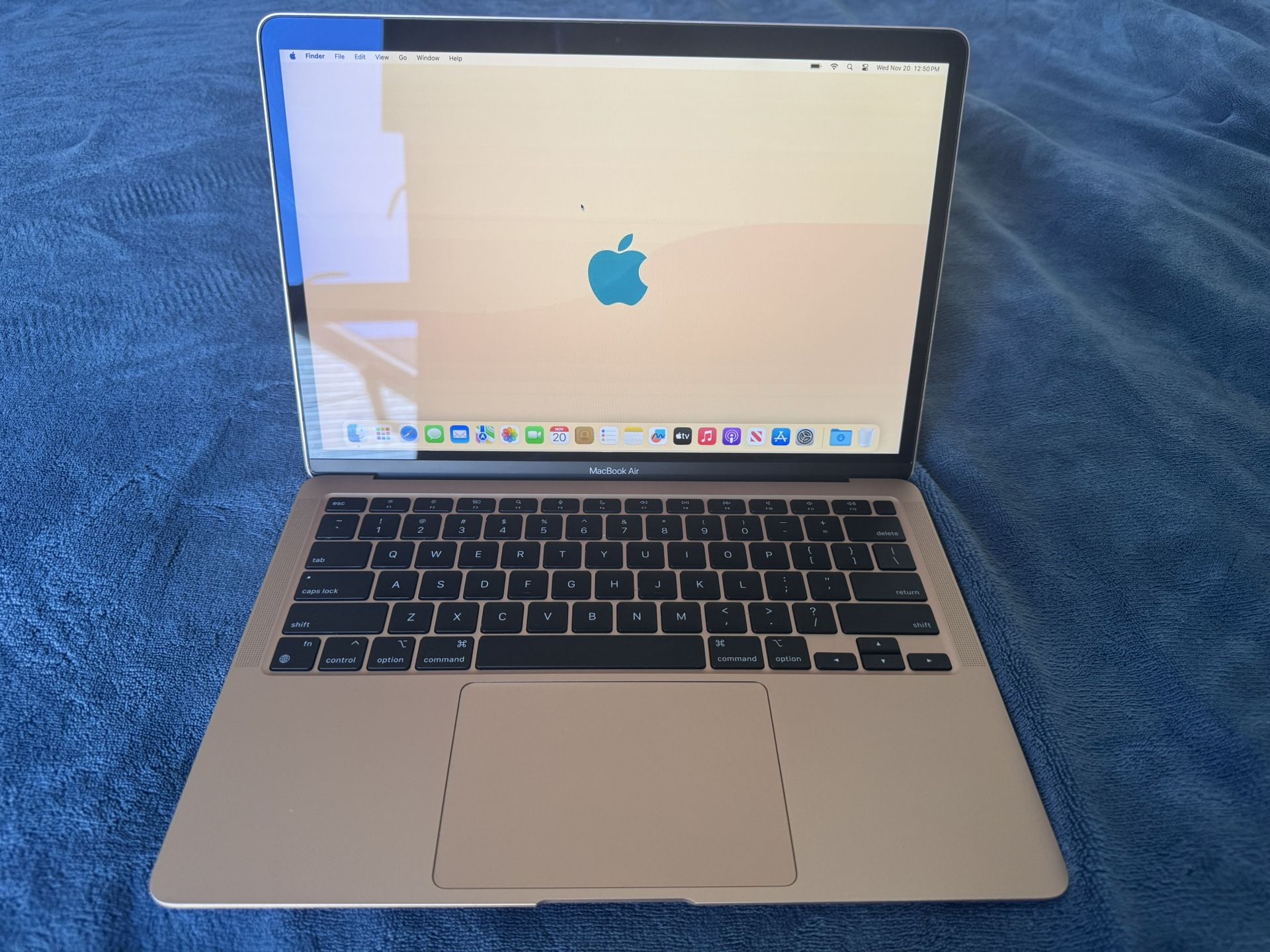 MacBook Air M1 Gold