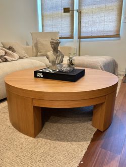 Round coffee table