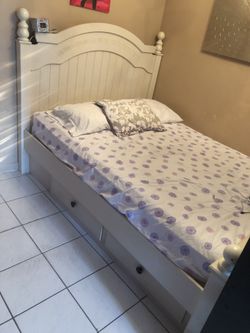 Queen bed for sale