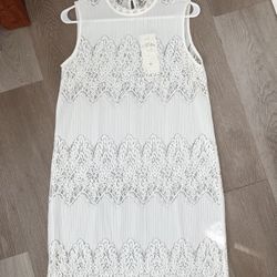 Sleeveless whithe lace dress for women