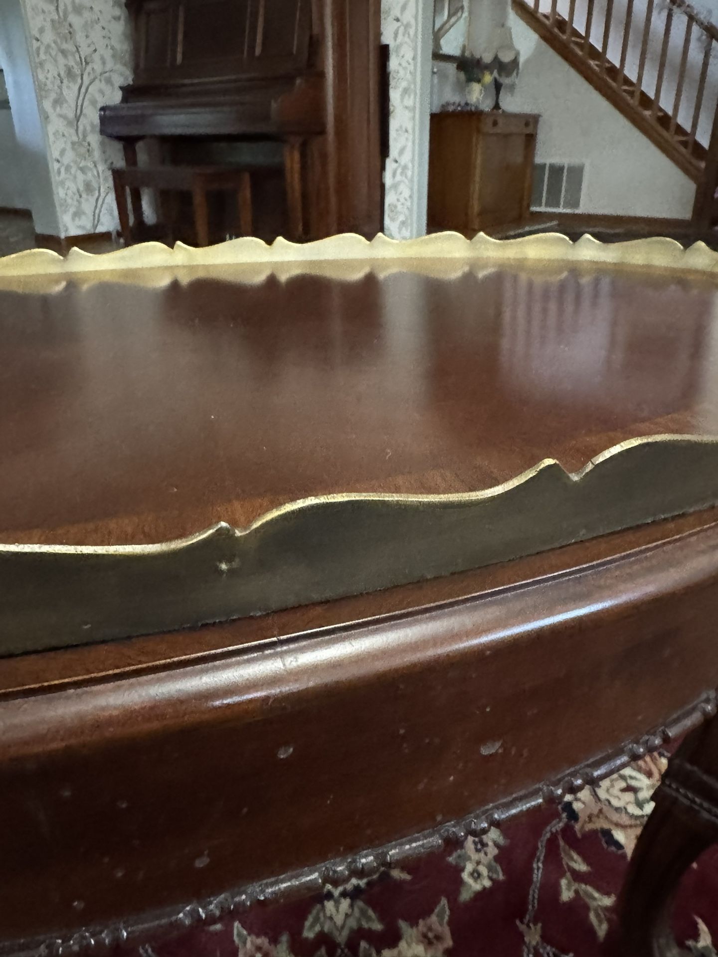 Coffee Table.  With Removable Tray Top. (Bassett)