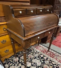 Ethan Allen roll top desk