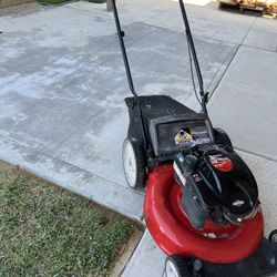 Briggs & Stratton Lawn Mower