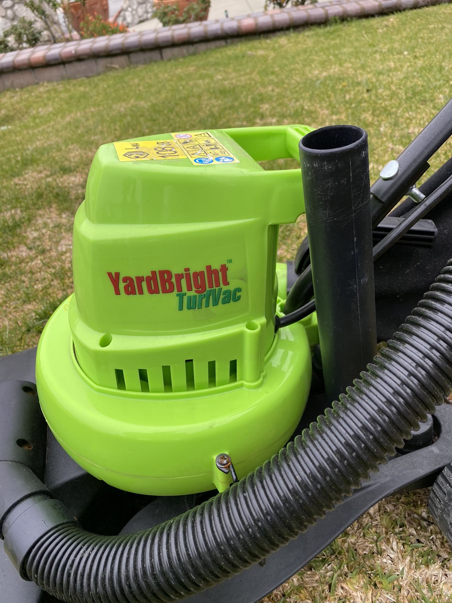 Yard Bright Turf Vac/ Blower for Sale in Diamond Bar, CA OfferUp