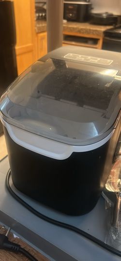 Counter top ice maker