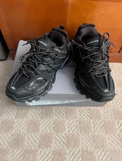 Balenciaga track led
