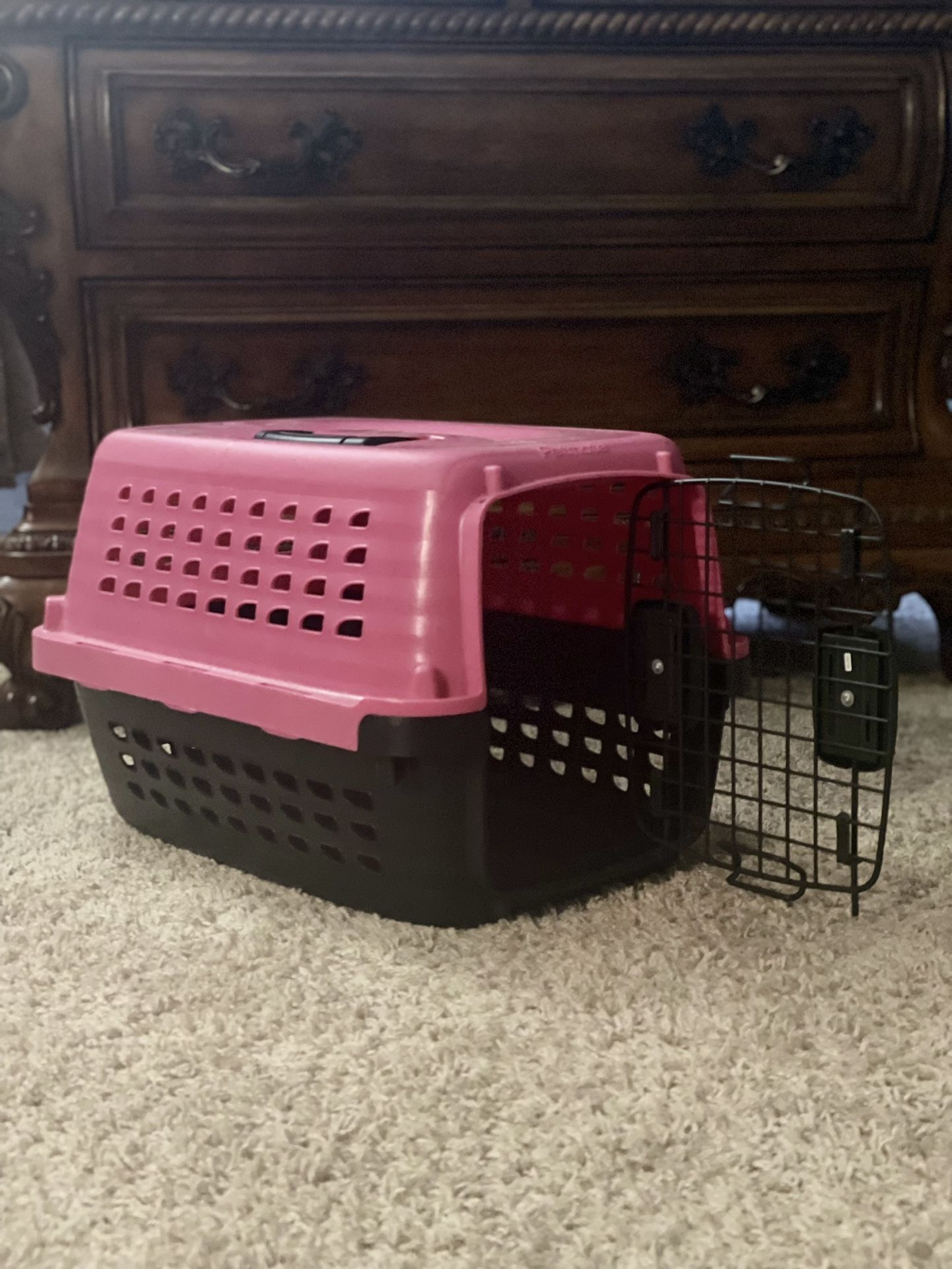 *LIKE NEW* Small Pink & Black Travel Crate