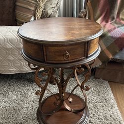 Side Table Or Accent Table - Elegant And Unique