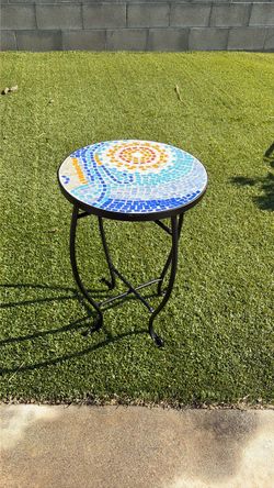 Small patio table / plant stand