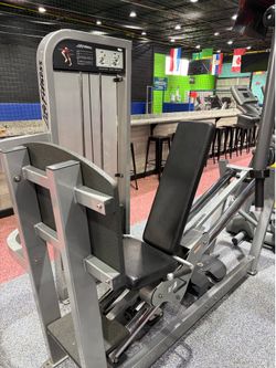 Life Fitness Leg Press