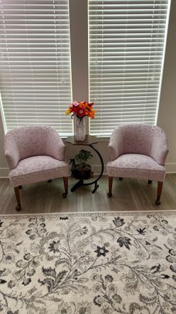 Accent chairs