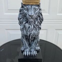The Crown Lion Statue