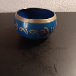 EXQUISITE VTG Brass 4" Tibetan Folk Art Om Mani Padme Hum Singing Bowl.
