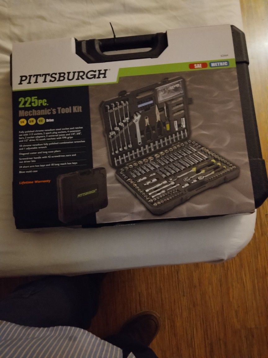 PITTSBURGH Mechanics Tool Set, 225 Piece - Item 62664 / 64367
