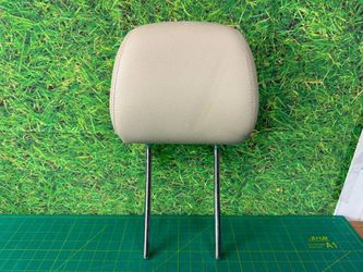 2015-2020 MERCEDES GLA250 FRONT RIGHT SIDE SEAT HEADREST HEAD REST OEM