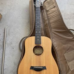 Baby Taylor Left Handed guitar