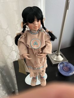 American Native Porcelain Doll ( many stars ) by Linda Mason, Georgetown collection, numbered. In fantastic condition