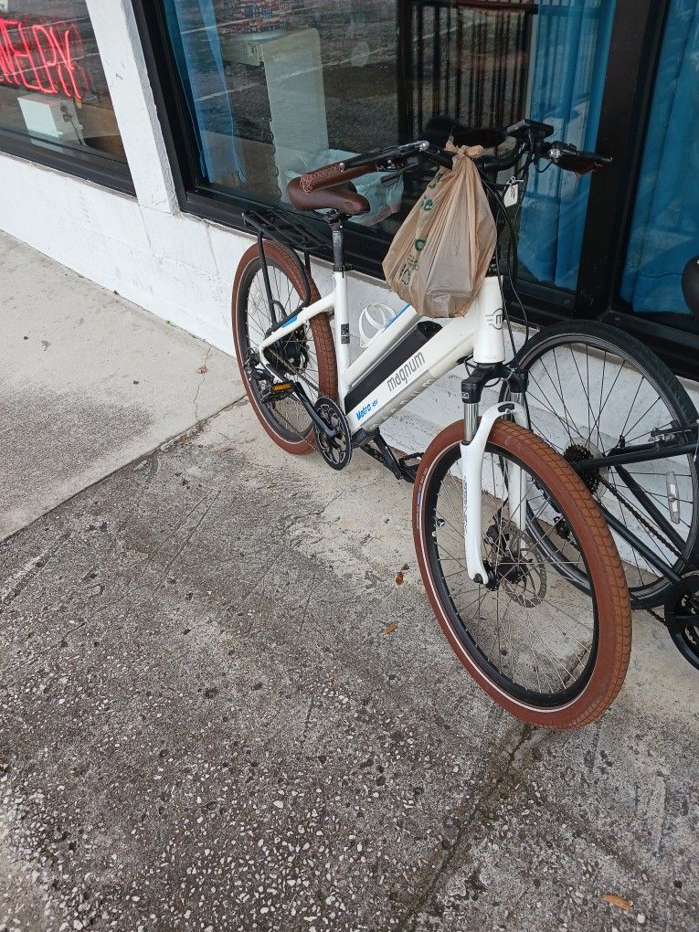 Magnum Metro 48v Electric Bike Full Power Or Assist 