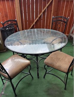 Ashely Dining table and chair set