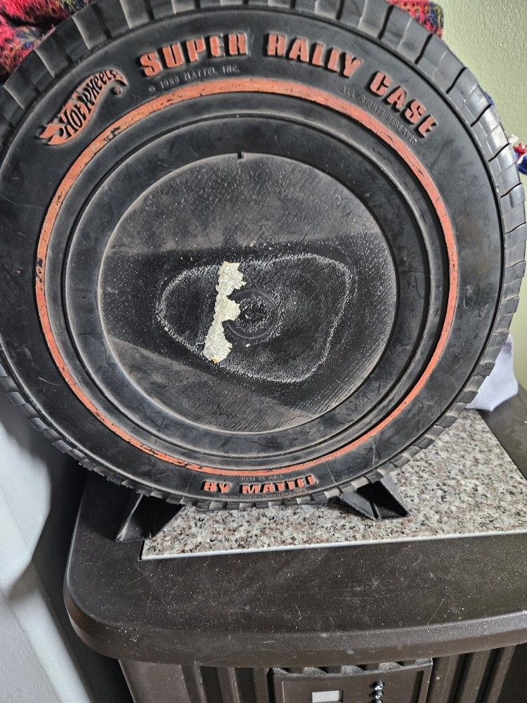 Vintage Hot Wheels Case