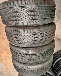 215/45/18 Bridgestone Vendo un set de llantas  con 80% Vida en excelente condiciones de Vida las 4 🫡🤑
 Selling a set of 4 tires with 80% tread life 