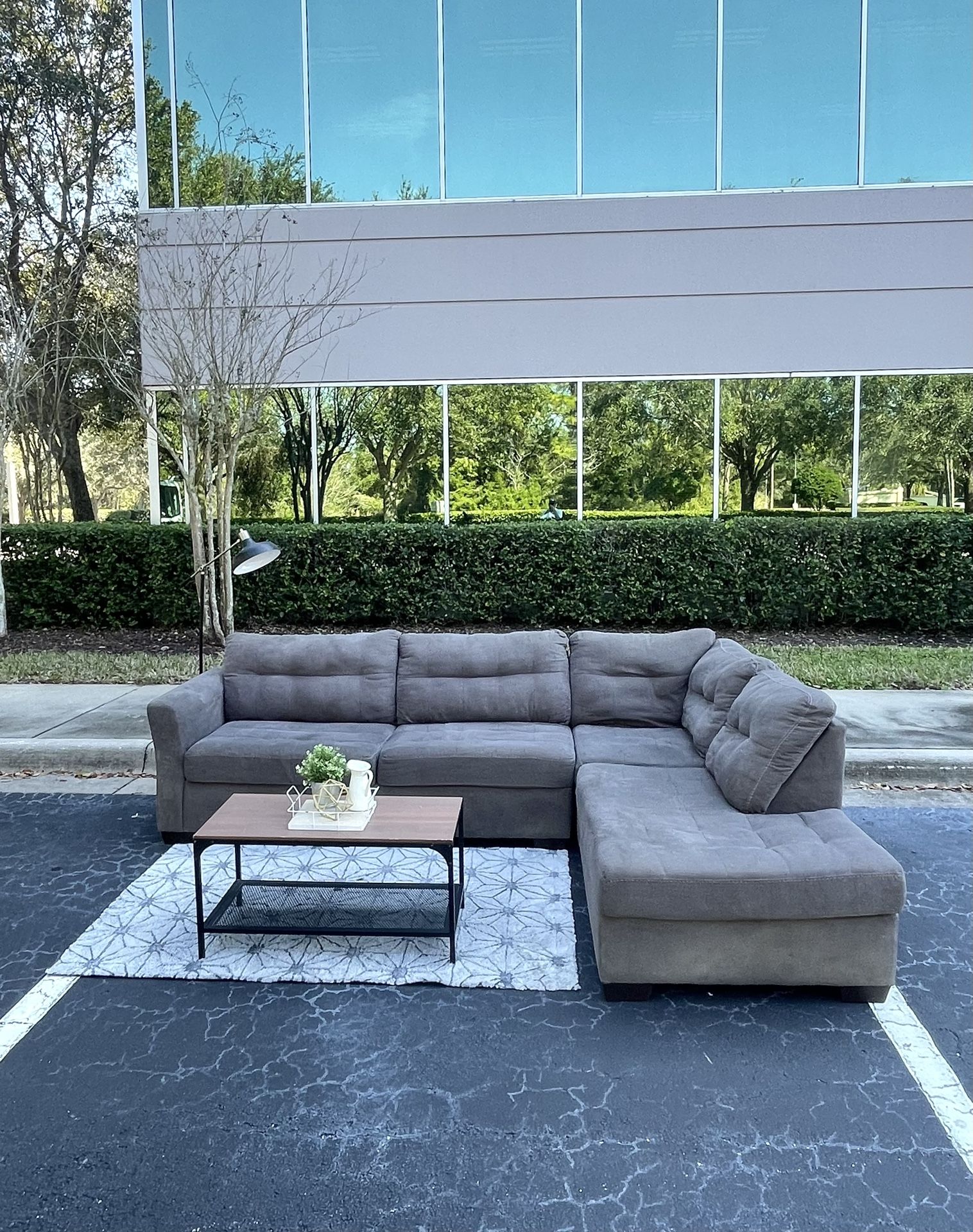 Comfortable Gray Sectional Couch / Sofa [FREE Delivery] for Sale in Orlando, FL OfferUp