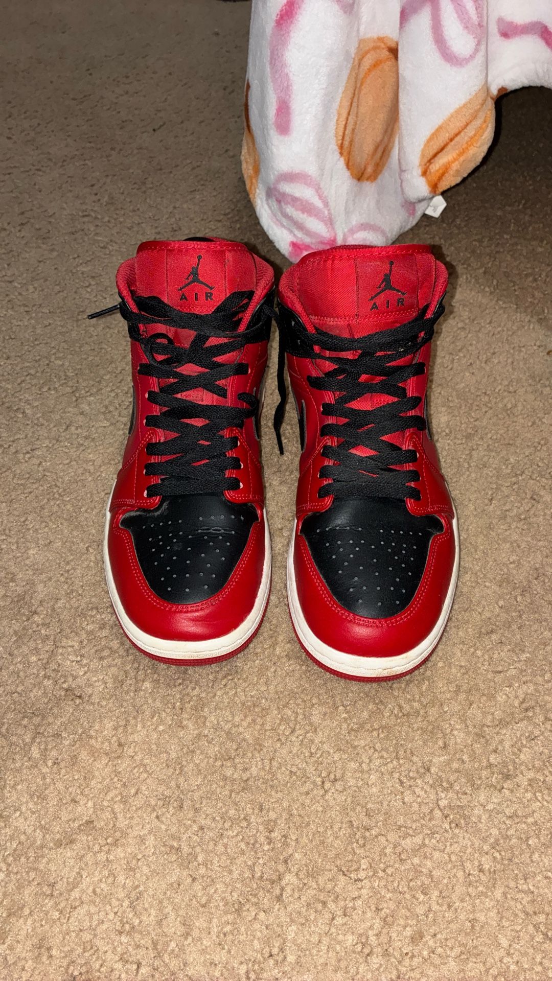 Jordan 1 Mids