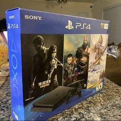 PS4 (Last Of Us, God Of War, Horizon Dawn) Bundle 1TB, CONTROLLER HAS RATTLE , EVERYTHING WORKS