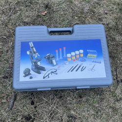 Deluxe Microscope Set In Carrying Case
