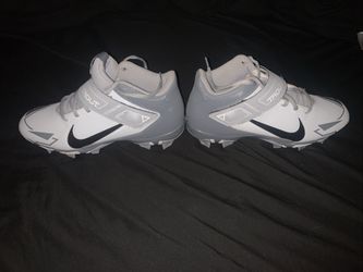 Nike Men’s Baseball Molded Cleats Size 8.5