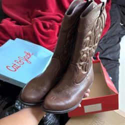 Boots Size 4 