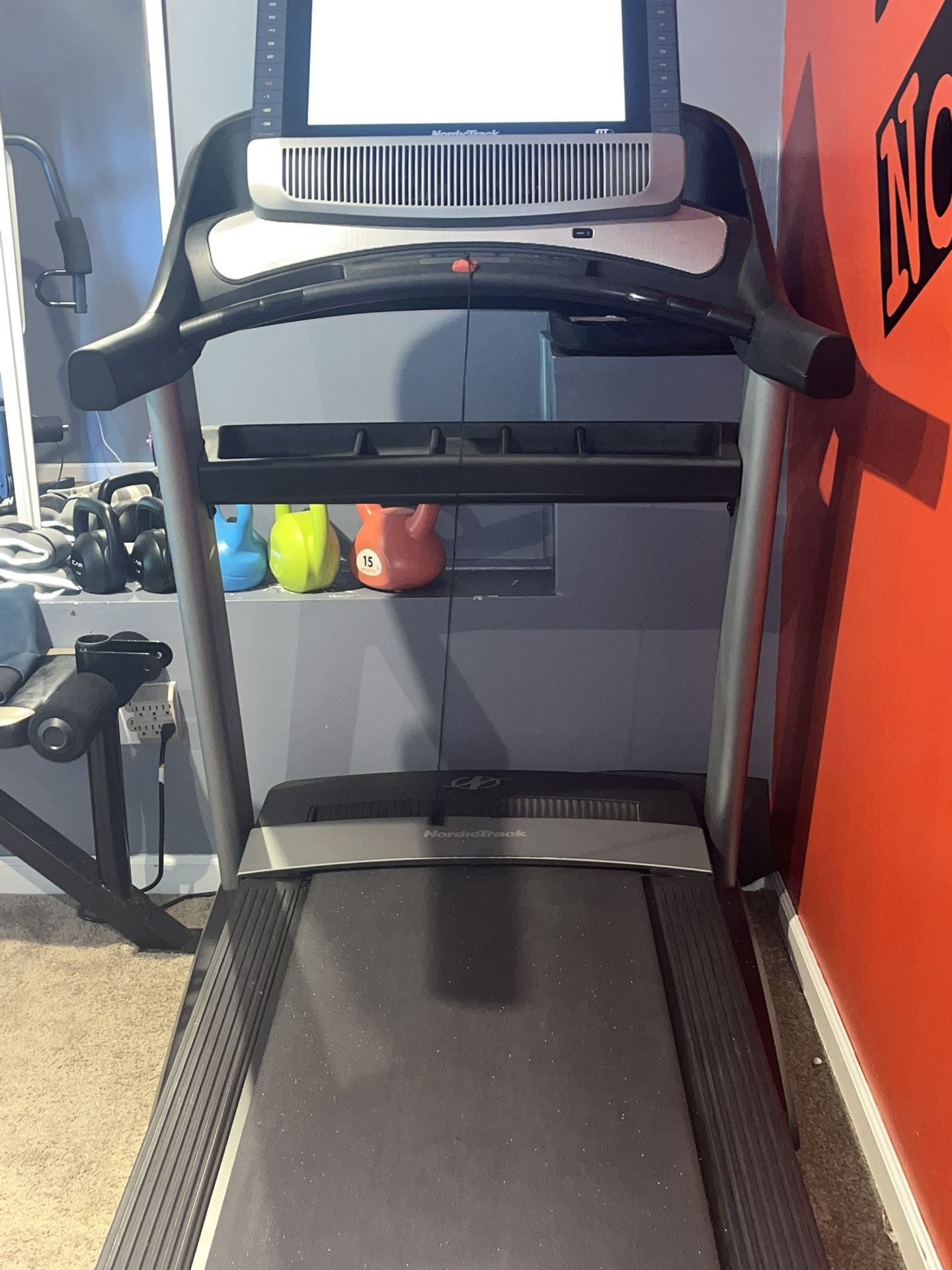 Nordictrack Commercial 2950 Treadmill with screen NEED GONE ASAP
